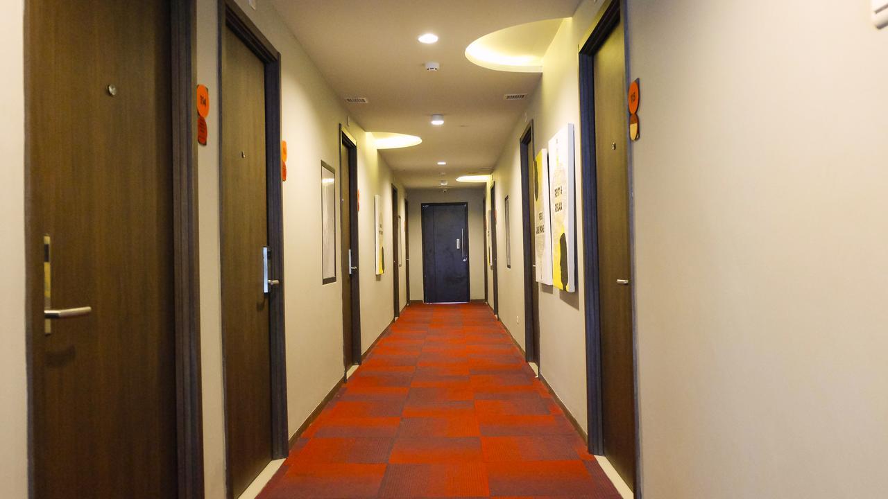 News Hotel Waru Sidoarjo Exterior foto